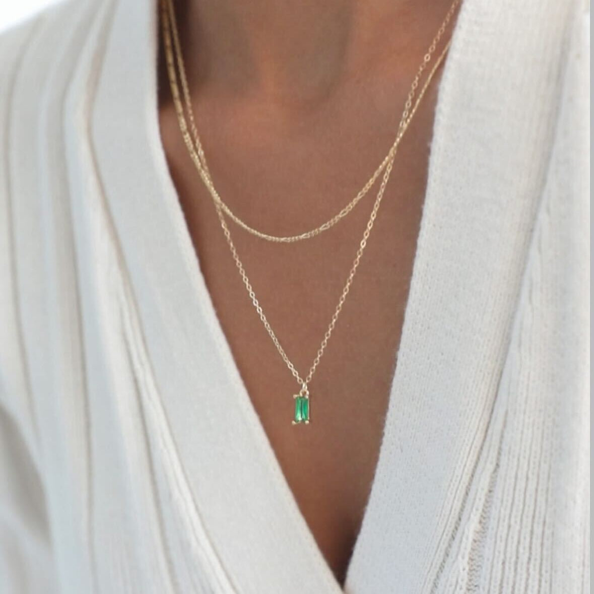 Choosing Jewelry for Every Generation: Timeless Styles for All Ages