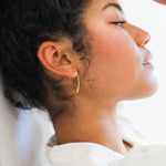 Dainty Crossed-Arch Threader - Boisdoree